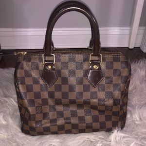 Additional pictures of my Louis Vuitton Speedy 25